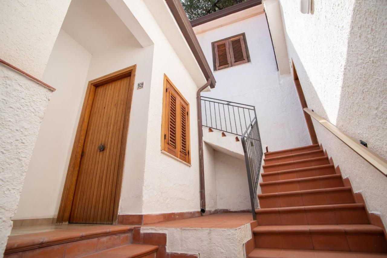 Testa Di Monaco - Basic Beach Accommodations Capo d'Orlando Ngoại thất bức ảnh