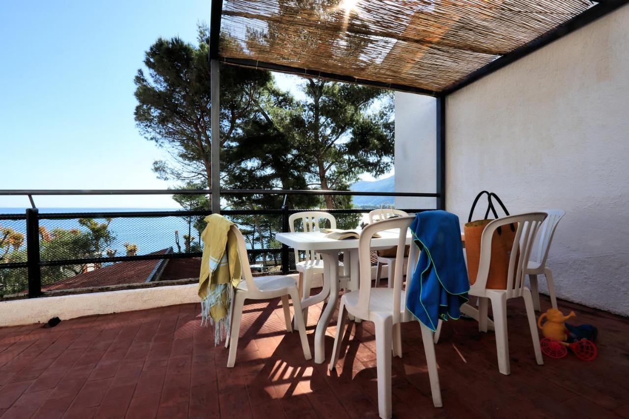 Testa Di Monaco - Basic Beach Accommodations Capo d'Orlando Ngoại thất bức ảnh