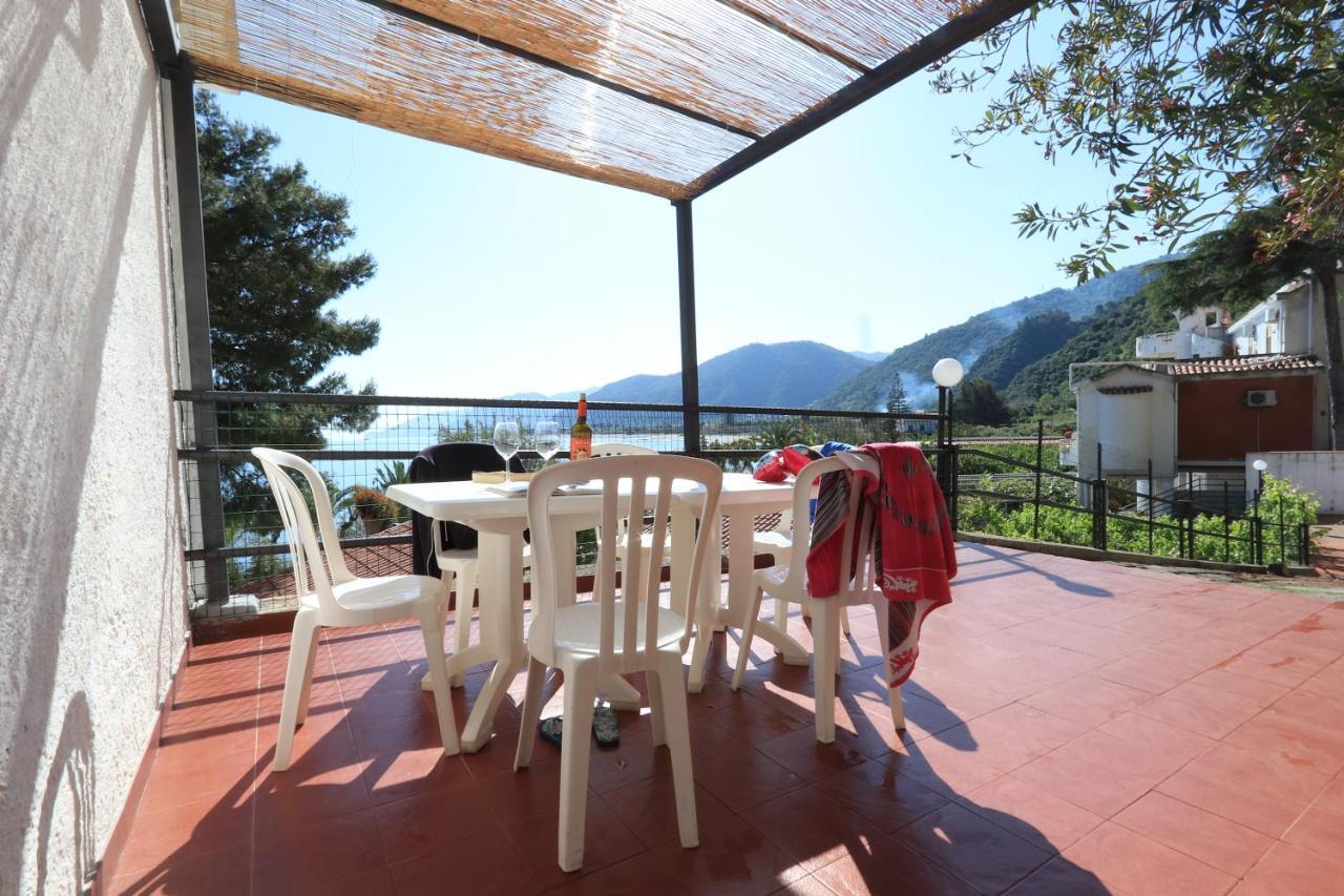 Testa Di Monaco - Basic Beach Accommodations Capo d'Orlando Ngoại thất bức ảnh