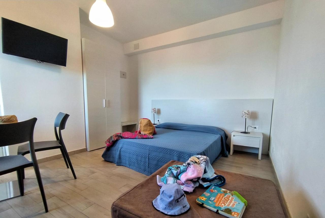 Testa Di Monaco - Basic Beach Accommodations Capo d'Orlando Ngoại thất bức ảnh