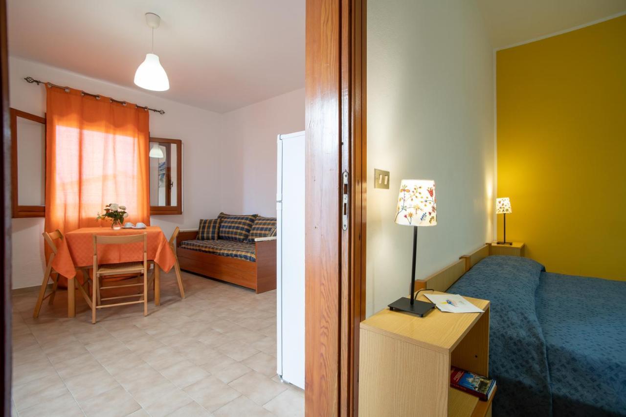 Testa Di Monaco - Basic Beach Accommodations Capo d'Orlando Ngoại thất bức ảnh