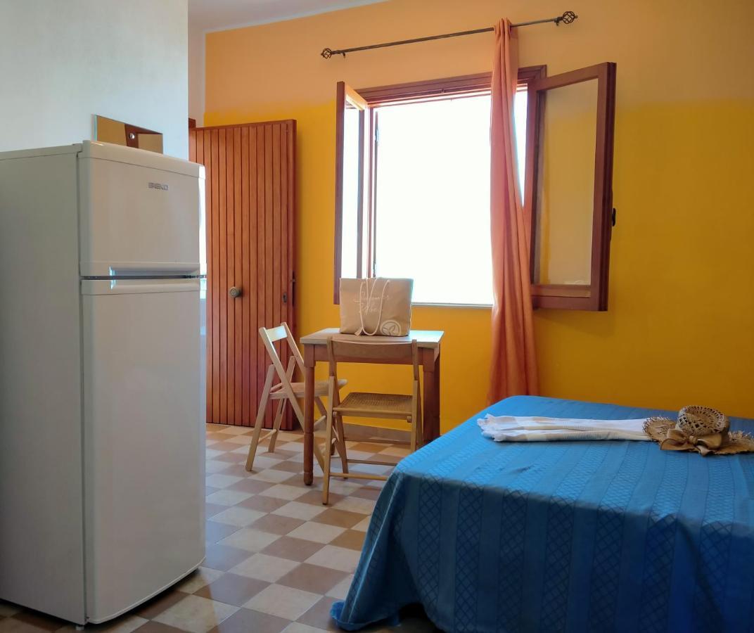 Testa Di Monaco - Basic Beach Accommodations Capo d'Orlando Ngoại thất bức ảnh