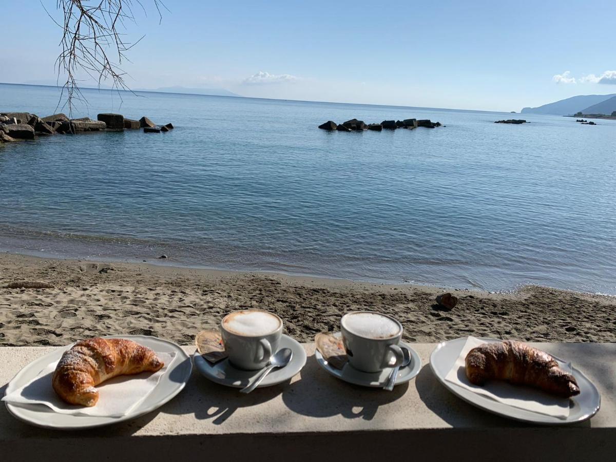 Testa Di Monaco - Basic Beach Accommodations Capo d'Orlando Ngoại thất bức ảnh