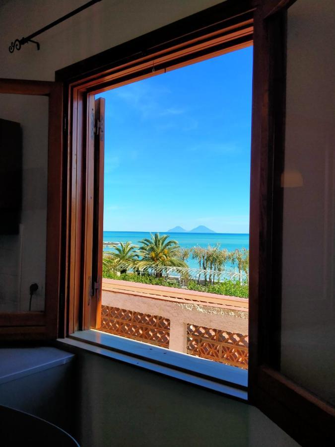 Testa Di Monaco - Basic Beach Accommodations Capo d'Orlando Ngoại thất bức ảnh