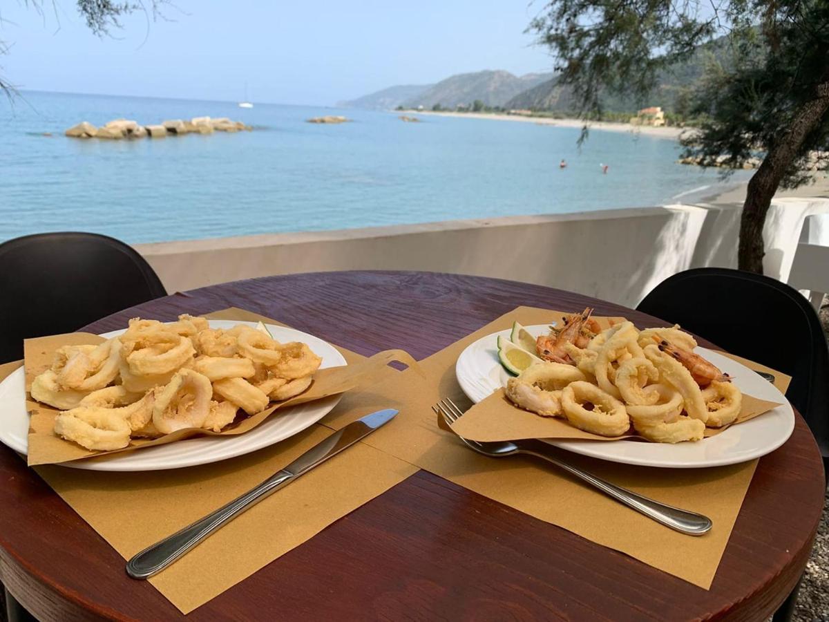 Testa Di Monaco - Basic Beach Accommodations Capo d'Orlando Ngoại thất bức ảnh
