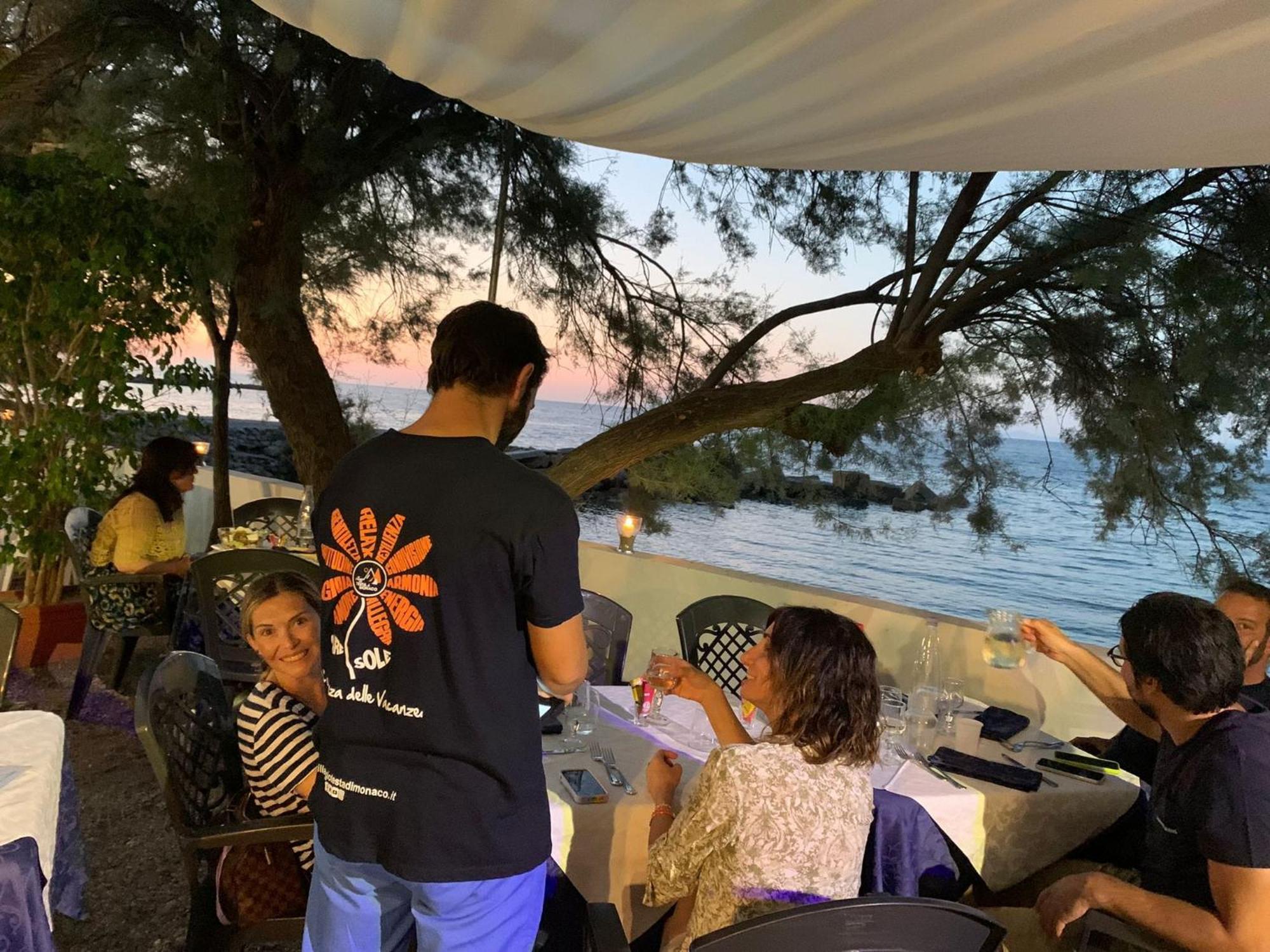 Testa Di Monaco - Basic Beach Accommodations Capo d'Orlando Ngoại thất bức ảnh